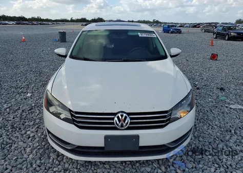 2012 Volkswagen Passat Se z USA, uszkodzony, nr VIN 1VWBN7A35CC009711